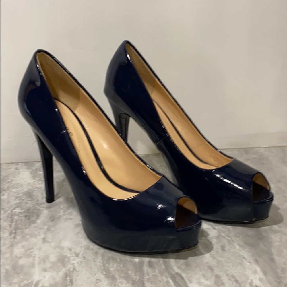 Guess navy blue peep toe pumps